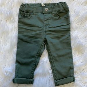 Baby boy H&M Olive green skinny pants. Size 6-9mos